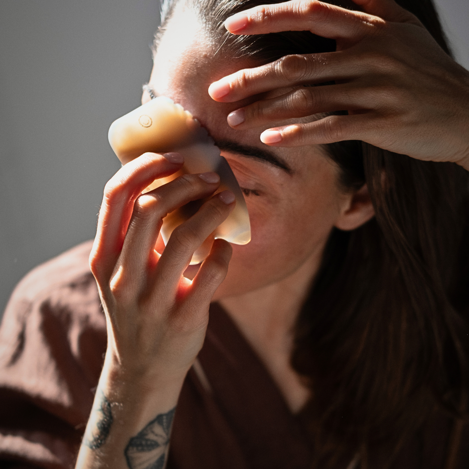 MOLECULE Gua Sha - Grey Agate